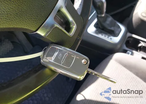 2015 Volkswagen Tiguan S z USA, uszkodzony, nr VIN WVGAV7AX7FW614152